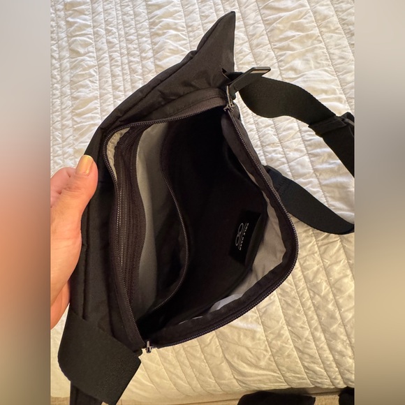 Cole Hann Field Day Sling Bag - Picture 9 of 11